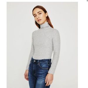 AG Jeans Chelsea Turtleneck Size Small Light Grey